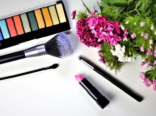 Springtime Refresh: Updating Your Beauty Essentials