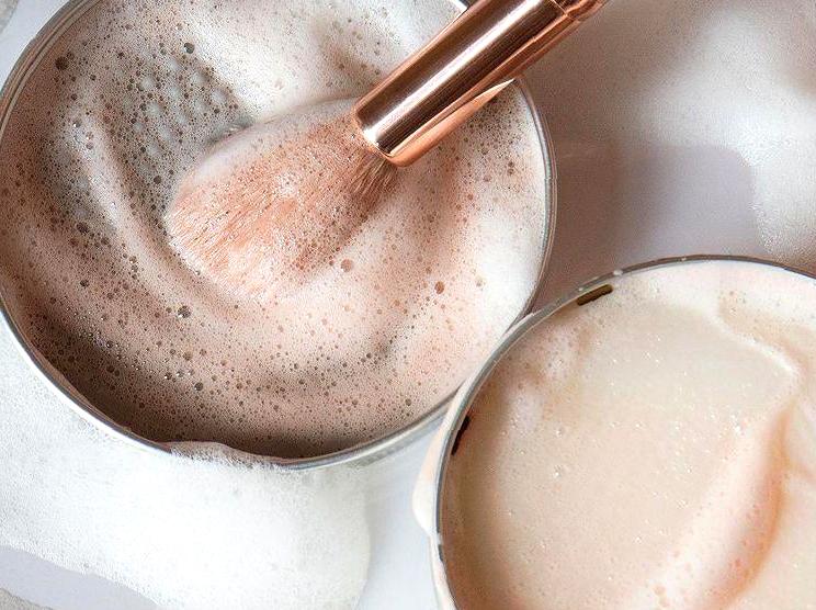 The Best Ways to Clean Makeup Brushes