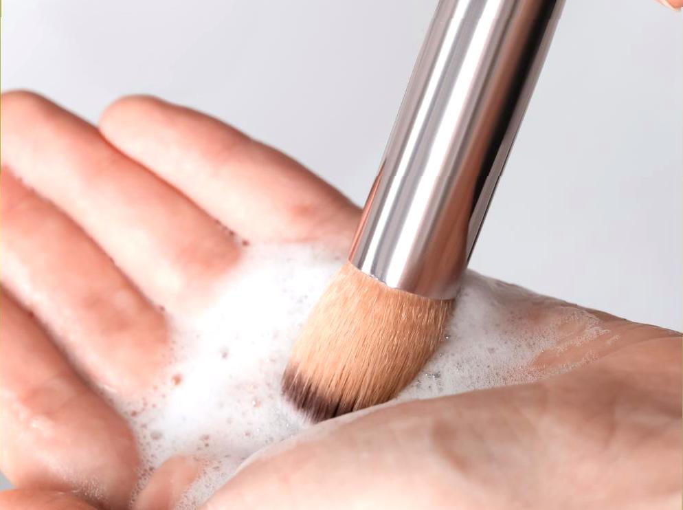 Steps to Properly Clean Your Makeup Brushes