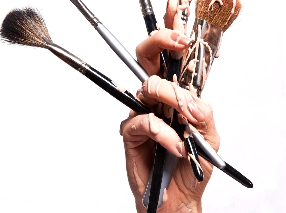 How to Effectively Clean Your Makeup Brushes