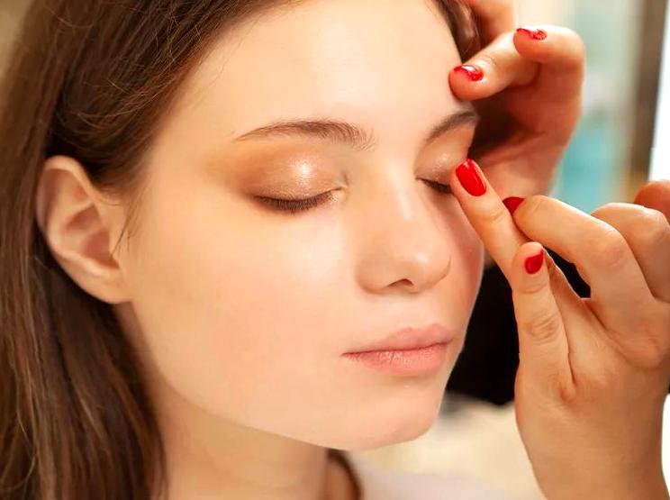 The Basics of Eye Primer and Its Application Method